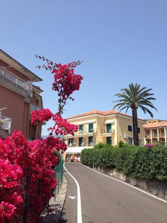 Albergo Villa Ada Borgio Verezzi Exterior foto