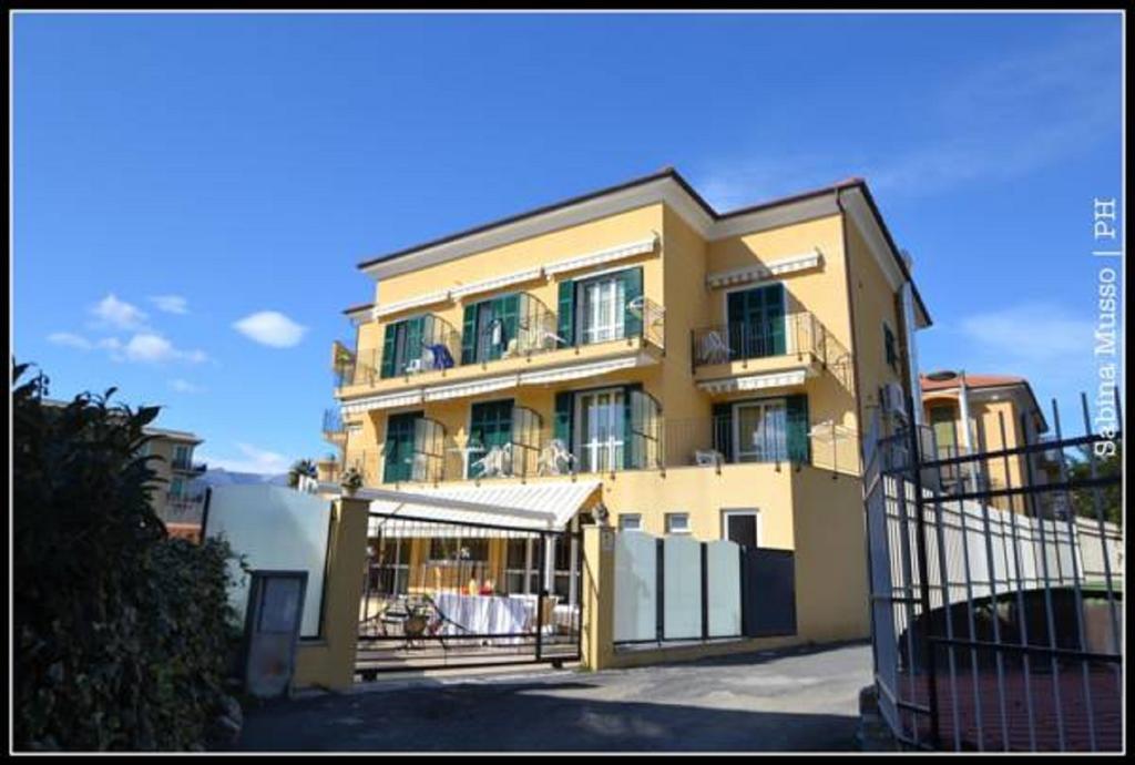 Albergo Villa Ada Borgio Verezzi Exterior foto