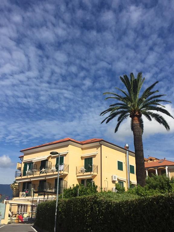 Albergo Villa Ada Borgio Verezzi Exterior foto